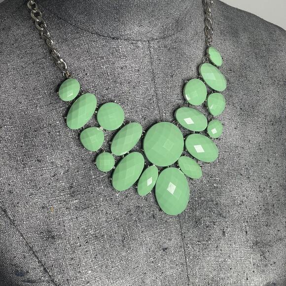 Statement Necklace mint Green Silver tone costume jewelry faceted faux stones - Picture 9 of 14